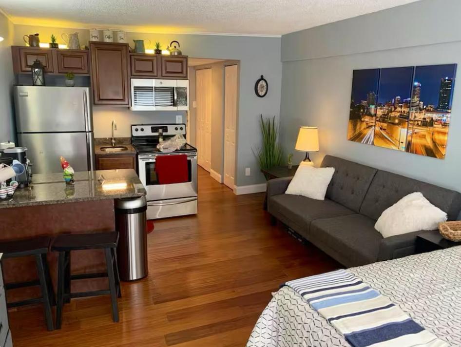 Condo Close To Stadium And Free Parking Knoxville Exterior photo
